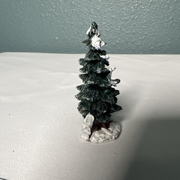 Lemax Christmas Village 2" Tall Dog & Doghouses - Water Well Tree & Dogs & Cat - Picture 7 of 8